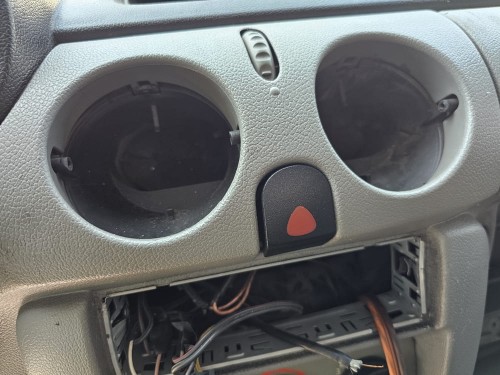 Renault Kangoo çıkma dörtlü ikaz düğmesi