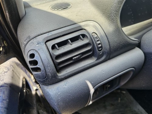 Renault Clio 2 sol kalorifer ızgarası